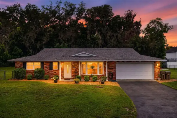 31151 Deal Drive, MOUNT PLYMOUTH, FL 32776