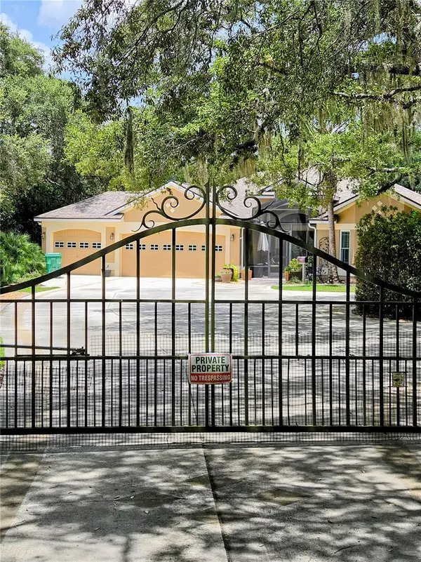 1251 Alabama Avenue, LADY LAKE, FL 32159