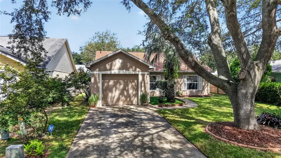 2670 Winchester Circle, Eustis, FL 32726 - #2