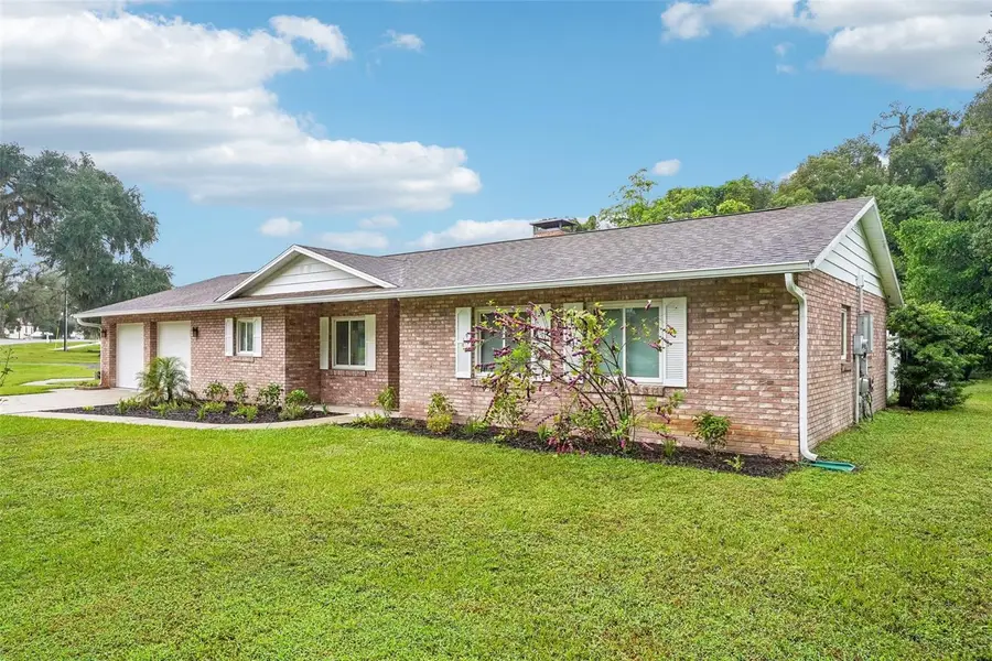 101 W Lemon Street, Lady Lake, FL 32159 - #2