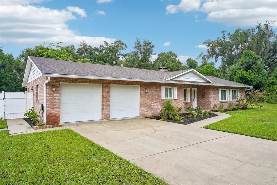 101 W Lemon Street, Lady Lake, FL 32159 - #3