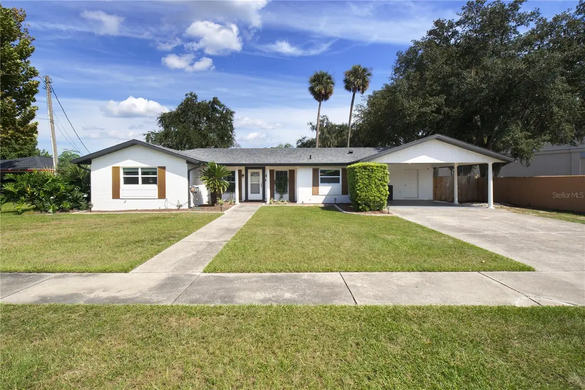 920 Orange Avenue, Tavares, FL 32778 - #1