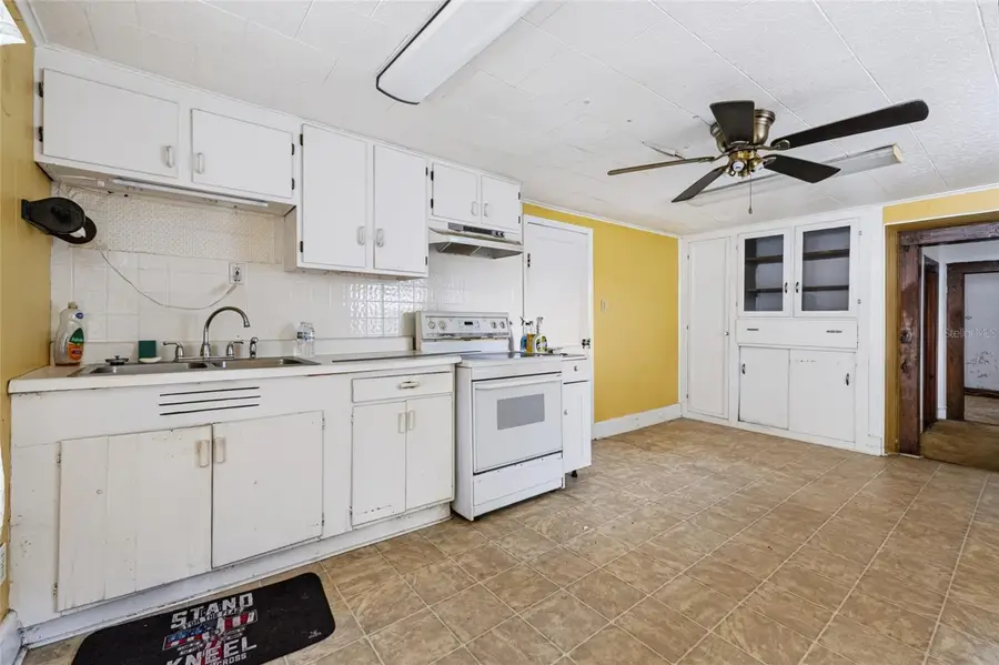 308 S Galena Avenue, Minneola, FL 34715 - #3