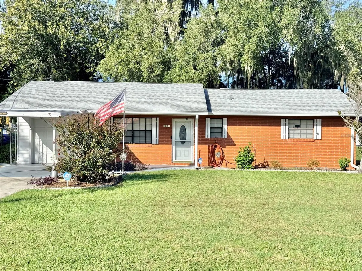 1031 Park Avenue, Tavares, FL 32778 - #1