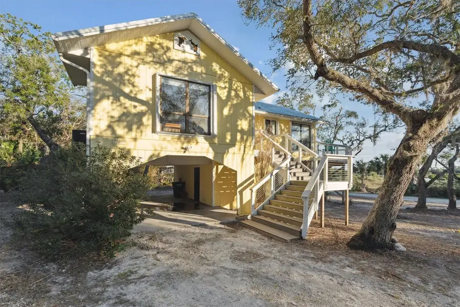 12631 Hodgson Avenue, Cedar Key, FL 32625 - Image #2