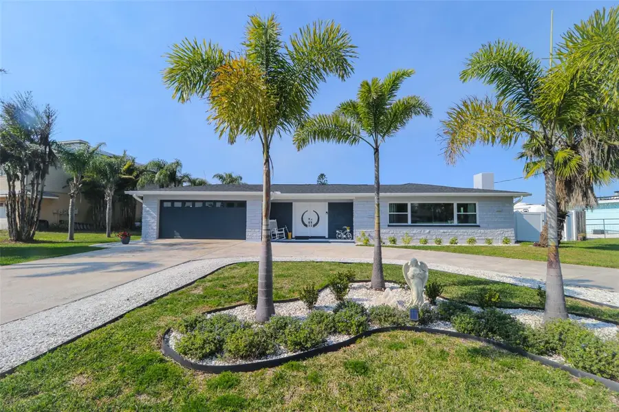 817 Blue Heron Boulevard, Ruskin, FL 33570 - Image #2