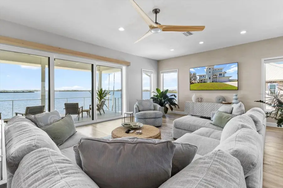 12010 W Bayshore Drive, Crystal River, FL 34429 - Image #2