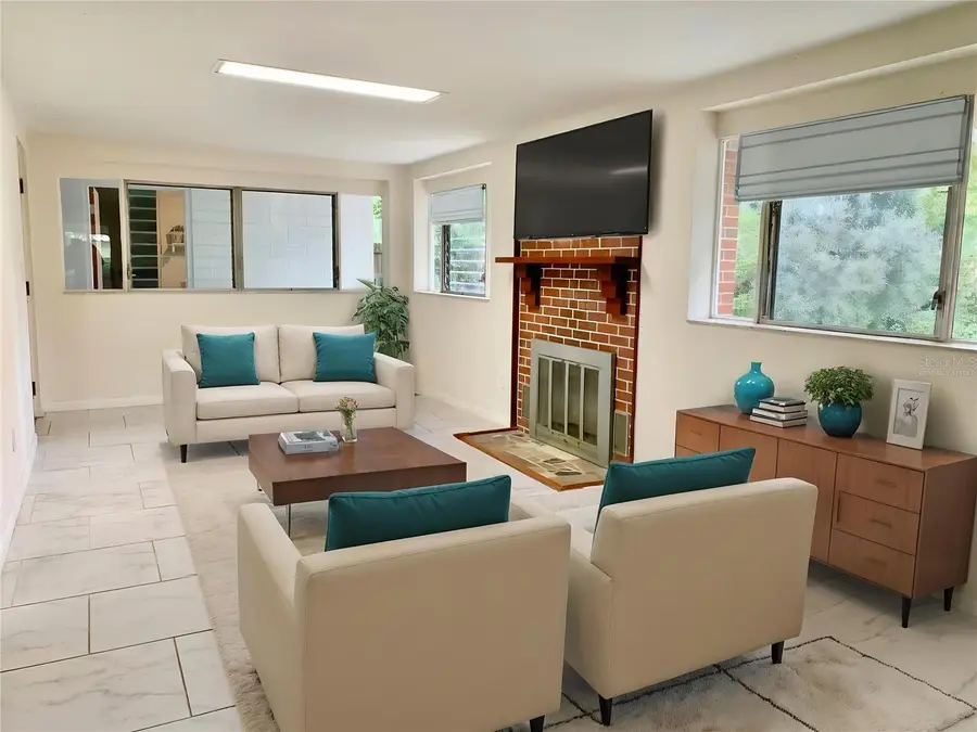 1041 NE 10th Avenue, Gainesville, FL 32601 - Image #2