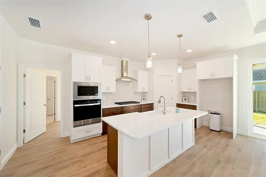 6683 SW 10th Lane, Gainesville, FL 32607 - Image #2