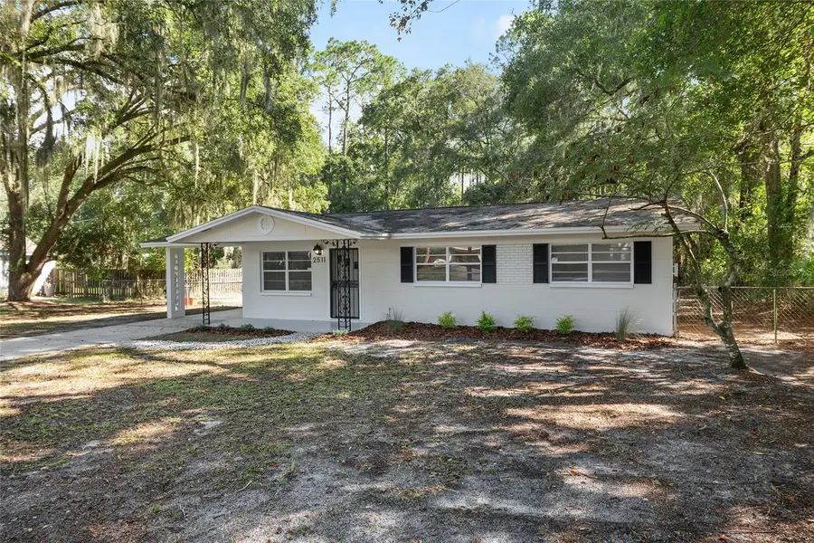 2511 NE 3rd Place, Gainesville, FL 32641 - Image #2