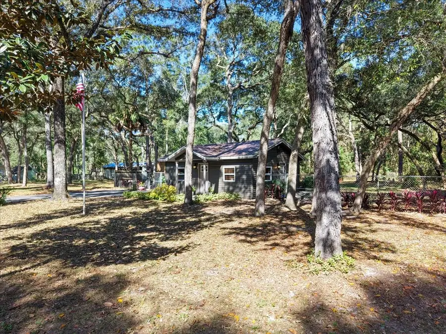 7951 NW 167th Place, Trenton, FL 32693 - Image #2