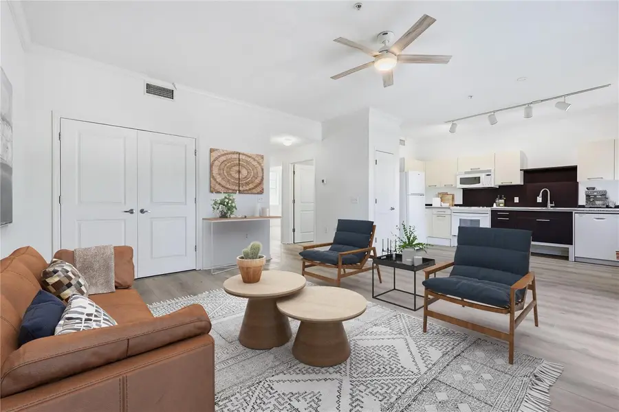 20 SW 6th Street #304, Gainesville, FL 32601 - Image #2