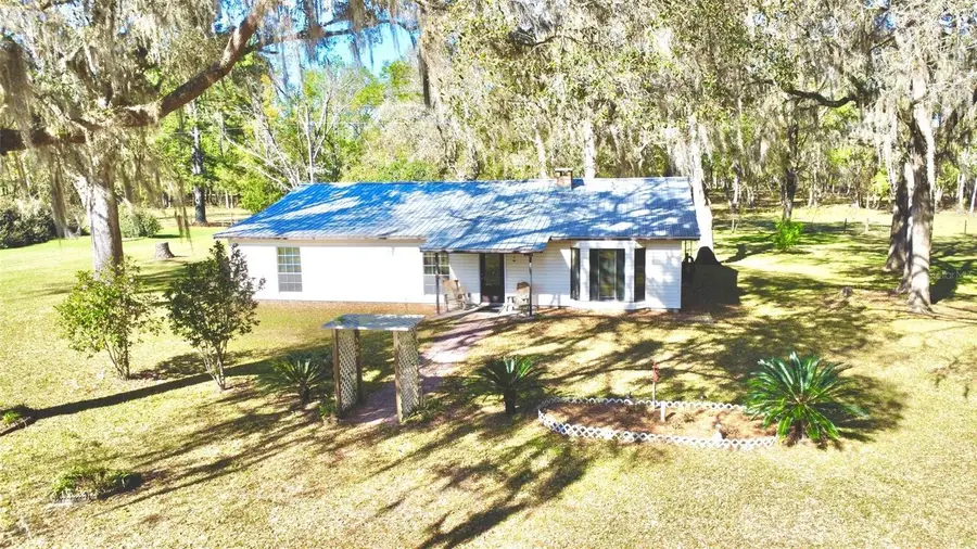4220 NW 235th Avenue, Alachua, FL 32615 - #3