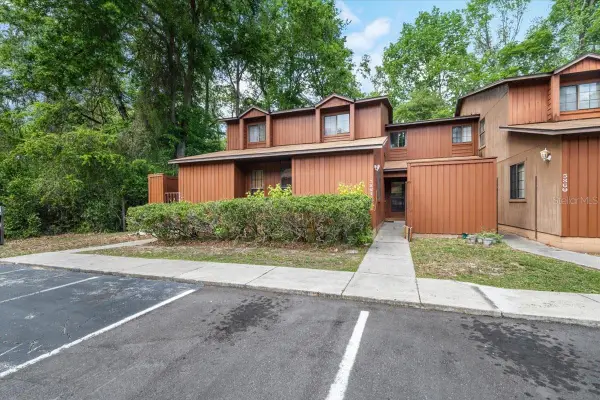 5864 SW 8th Place, GAINESVILLE, FL 32607