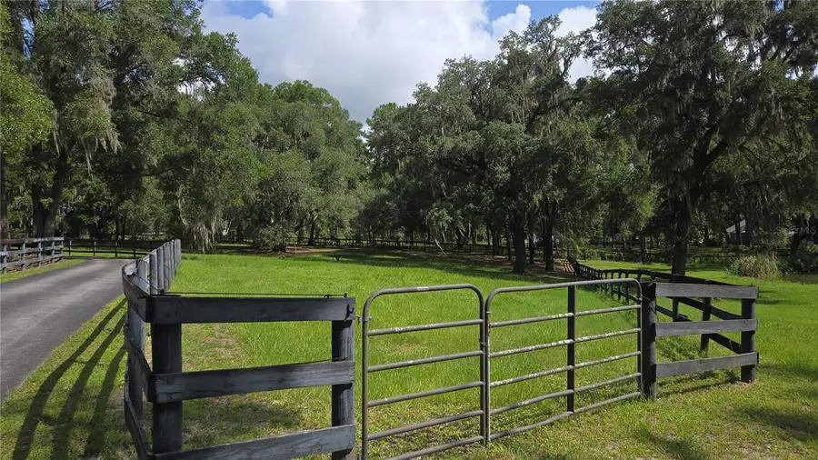 1025 NW 150th Avenue, Ocala, FL 34482 - #2