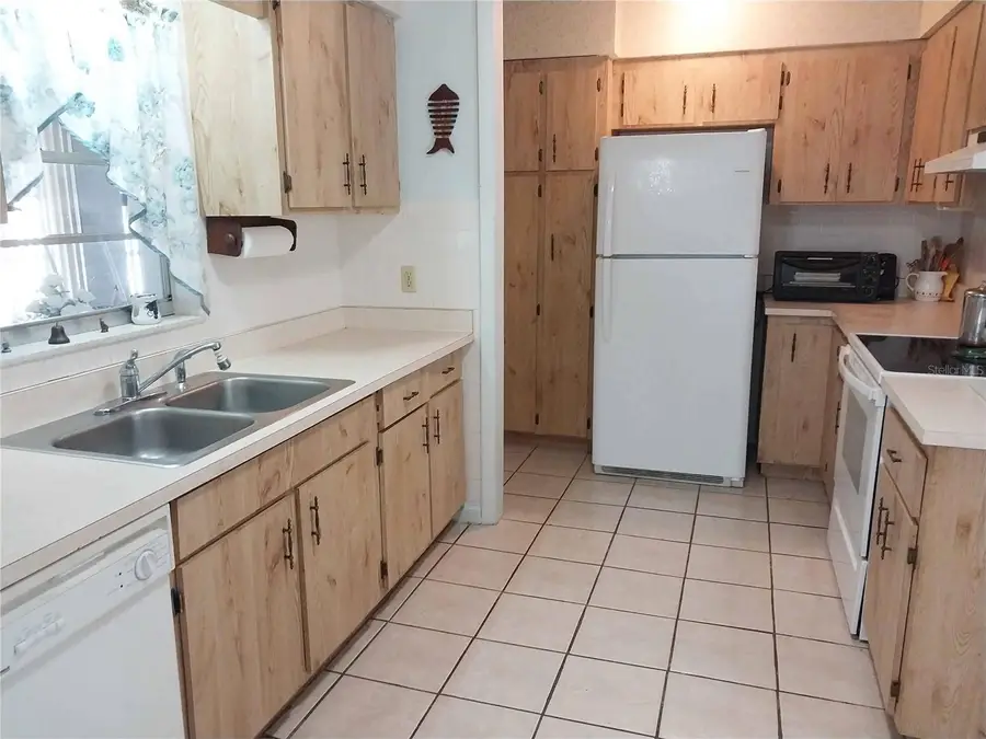 340 Walter Avenue, Frostproof, FL 33843 - Image #2