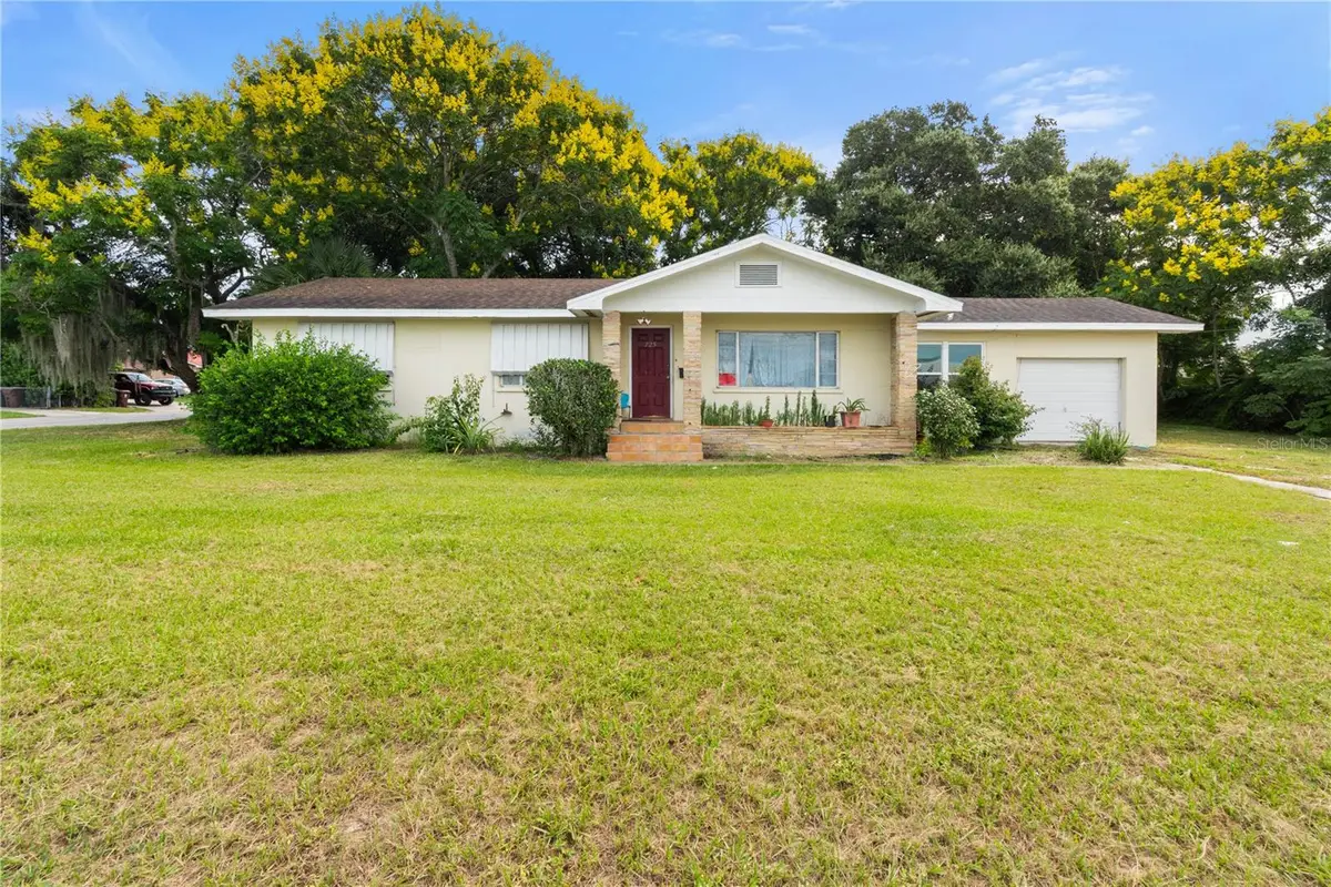725 4th Street S, Lake Wales, FL 33853 - #1
