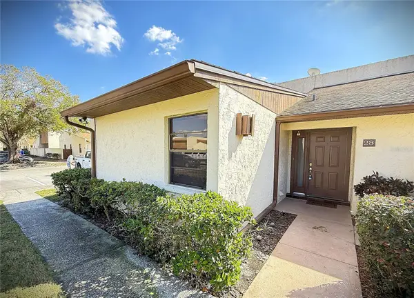 1880 N Crystal Lake Drive #28, LAKELAND, FL 33801