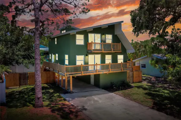 300 Freeport Avenue Ne, ST PETERSBURG, FL 33702