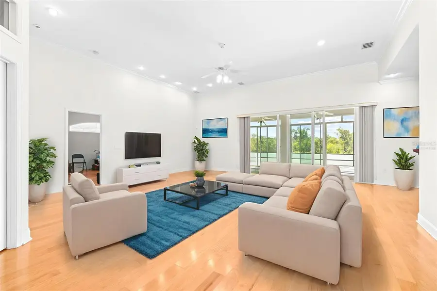 6779 Huntington Hills Boulevard, Lakeland, FL 33810 - Image #2