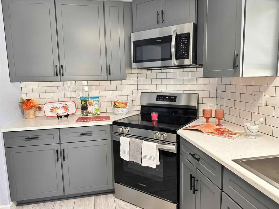 2206 Golden Horseshoe Circle N, Lakeland, FL 33810 - Image #2