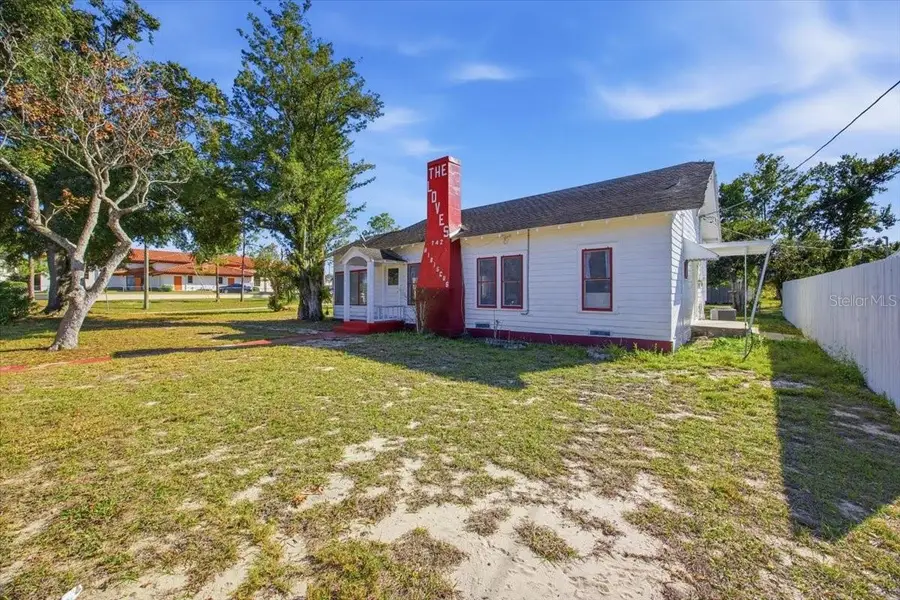 742 Hibiscus Avenue, Lake Wales, FL 33853 - Image #2