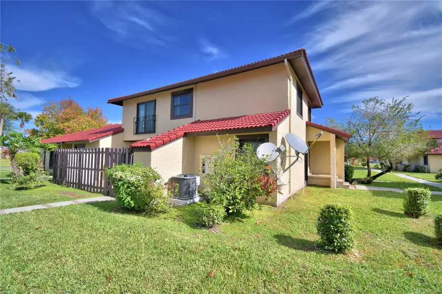 573 Hunter Circle, Kissimmee, FL 34758 - Image #3