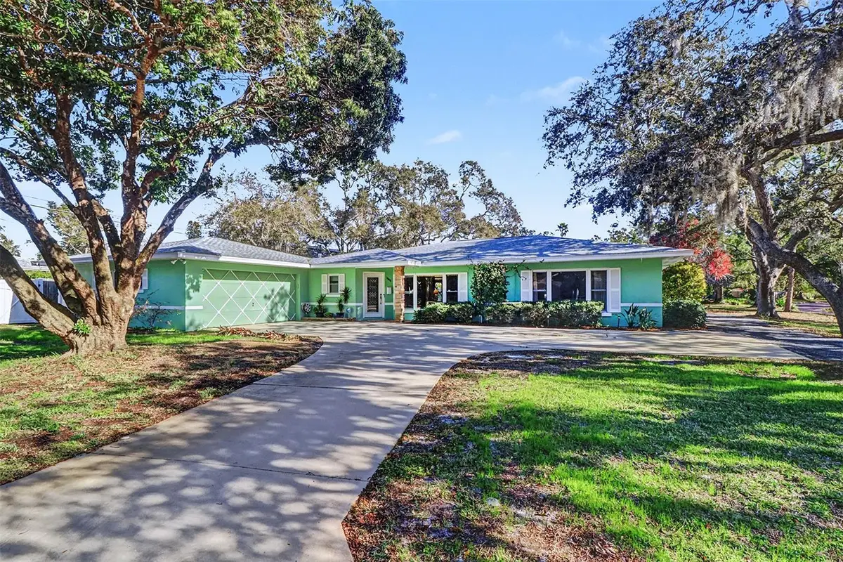 1515 Serpentine Drive S, Saint Petersburg, FL 33705 - Image #1