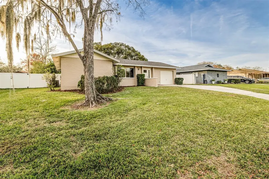 3903 Woodburn Loop W, Lakeland, FL 33813 - Image #2