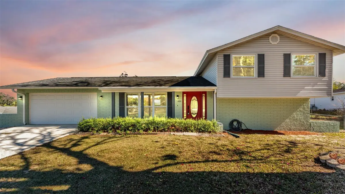 1203 Brandon Lakes Circle, Valrico, FL 33594 - Image #1
