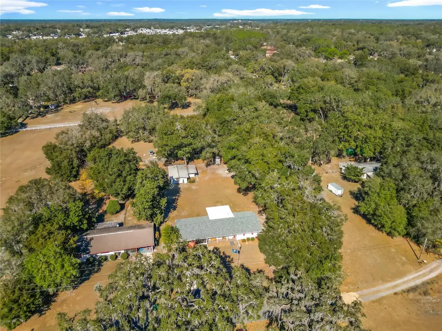 143 E Lemon Street, Lady Lake, FL 32159 - Image #2