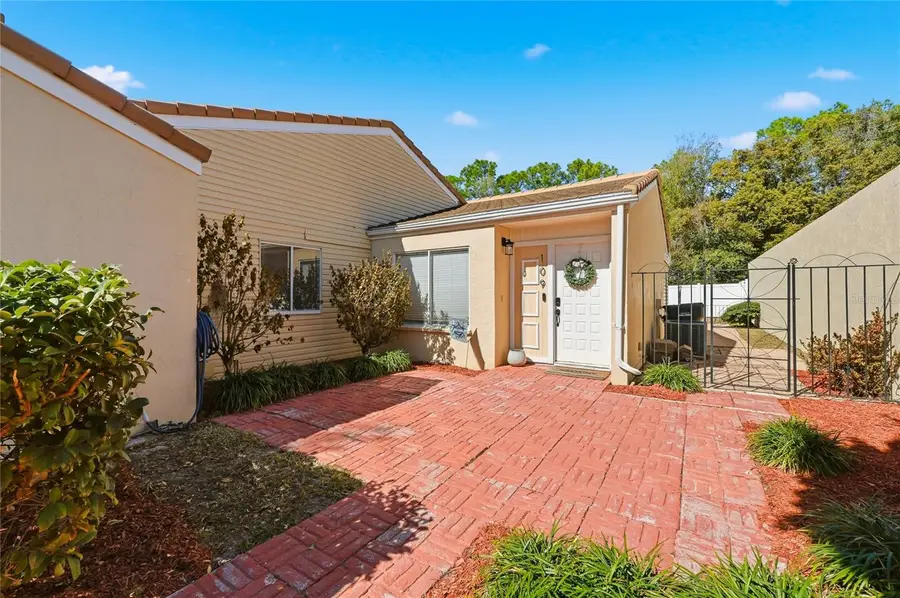109 Las Flores, Winter Haven, FL 33884 - #2