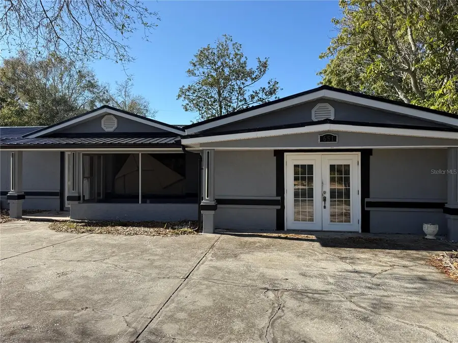 651 69th Avenue S, Saint Petersburg, FL 33705 - #3