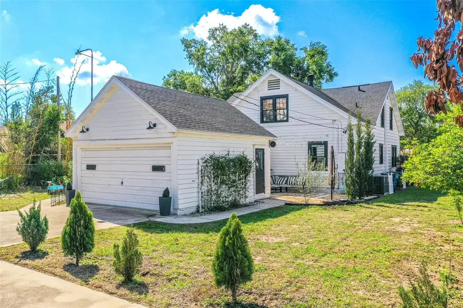 325 E Johnson Avenue, Lake Wales, FL 33853 - #2