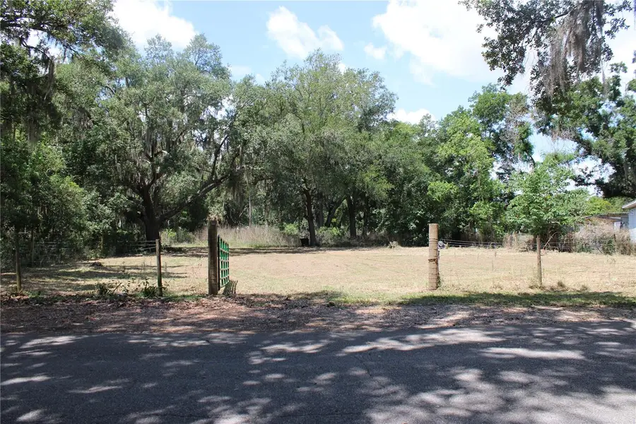 Avenue C E, Winter Haven, FL 33880 - #2