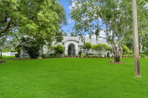 725 Heritage Drive Ne, WINTER HAVEN, FL 33881