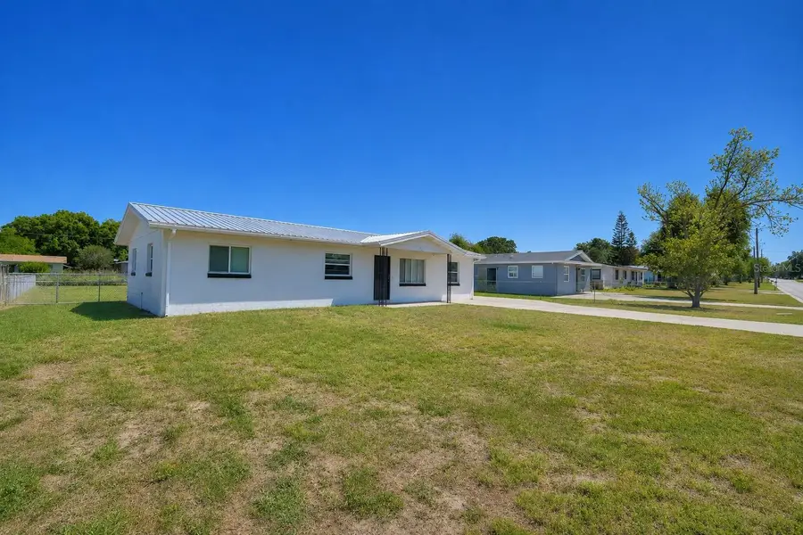 140 E Thelma Street, Lake Alfred, FL 33850 - #3