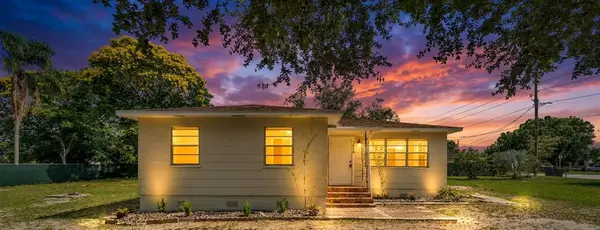 1050 Pine Avenue, LAKE WALES, FL 33853