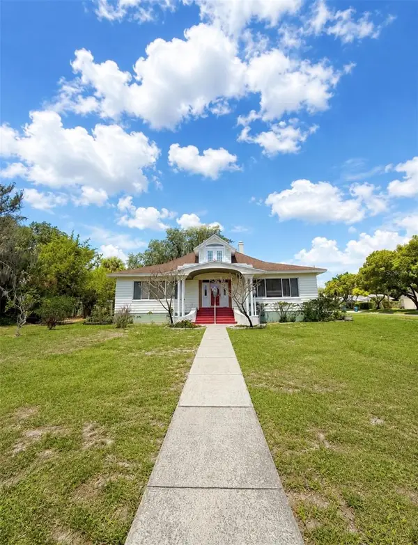 102 S Lakeshore Boulevard, LAKE WALES, FL 33853