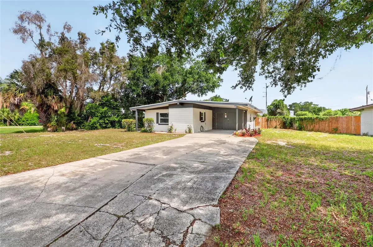 1303 NE Stately Oaks Drive Nw, Winter Haven, FL 33881 - #1