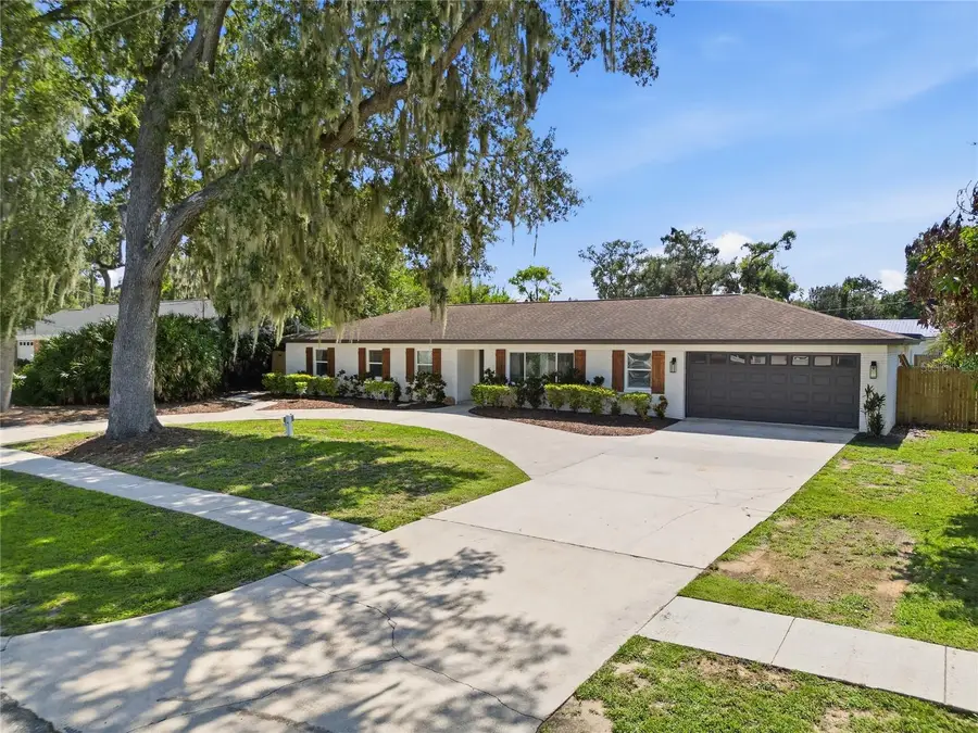 706 S Oakwood Avenue, Brandon, FL 33511 - #2