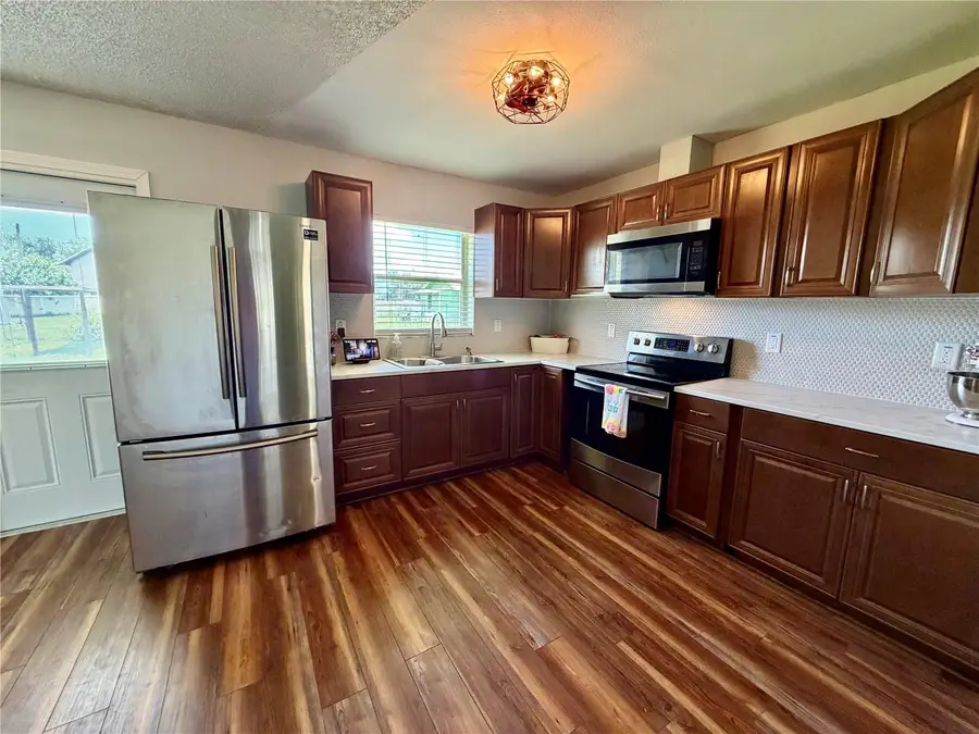 8 N Hendry Avenue, Fort Meade, FL 33841 - #2