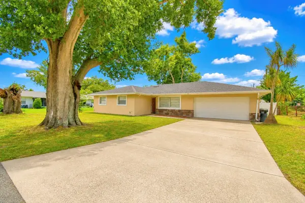 105 Byron Place, WINTER HAVEN, FL 33884