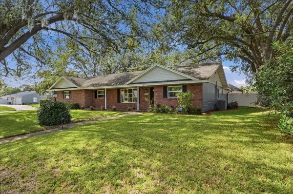 2021 Charnes Drive, LAKELAND, FL 33813