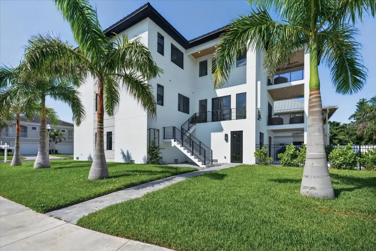116 Wimbledon Court, Redington Shores, FL 33708 - #1