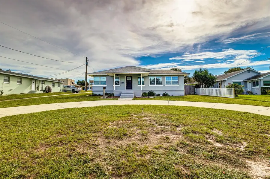 215 S Lake Howard Drive, Winter Haven, FL 33880 - #2