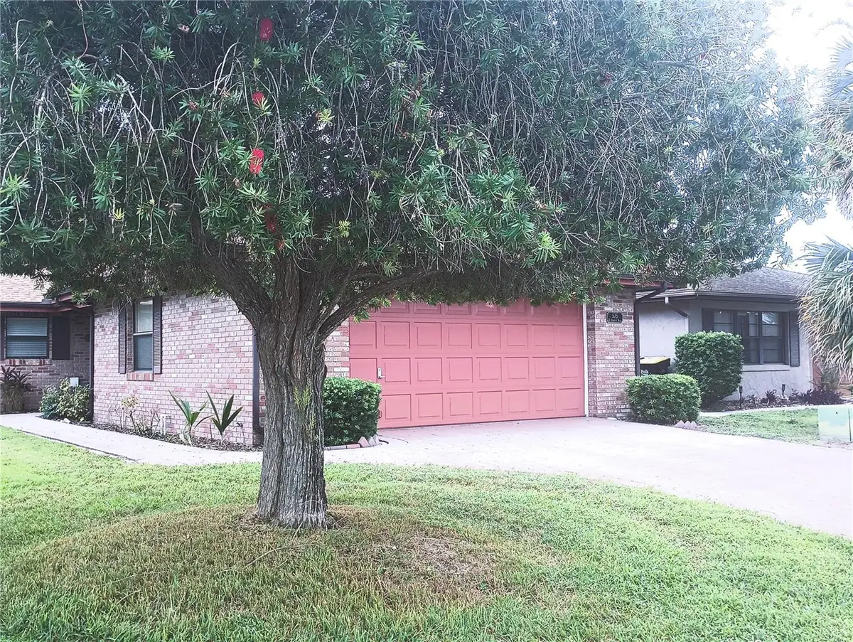 575 Saint Andrews Road, Winter Haven, FL 33884 - #1