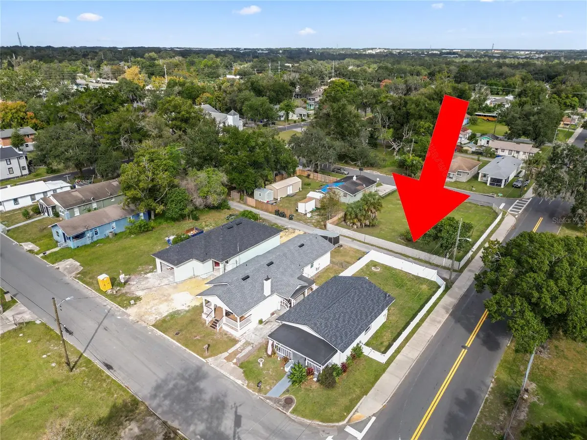 629 W 6th Street, Lakeland, FL 33805 - #1