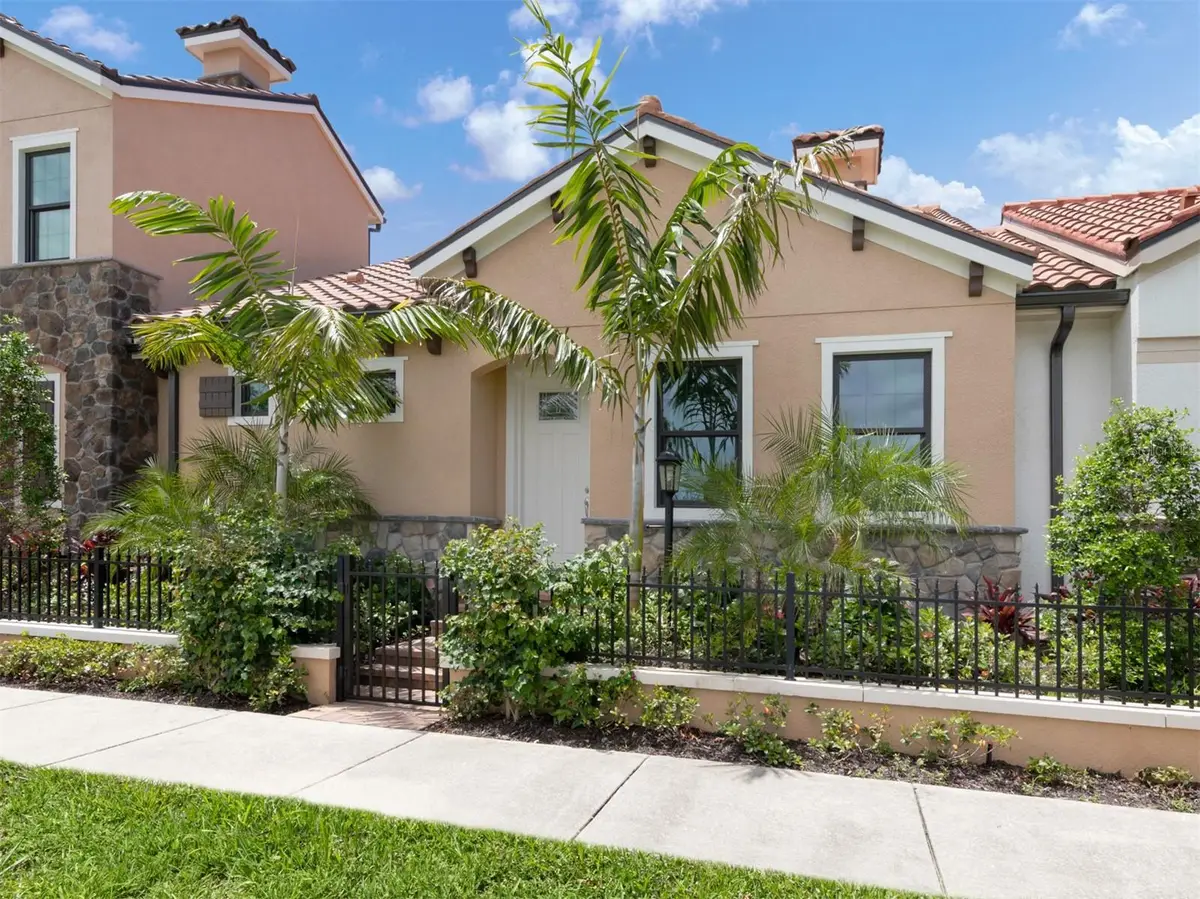 930 E Venice Avenue, Venice, FL 34285 - Image #1