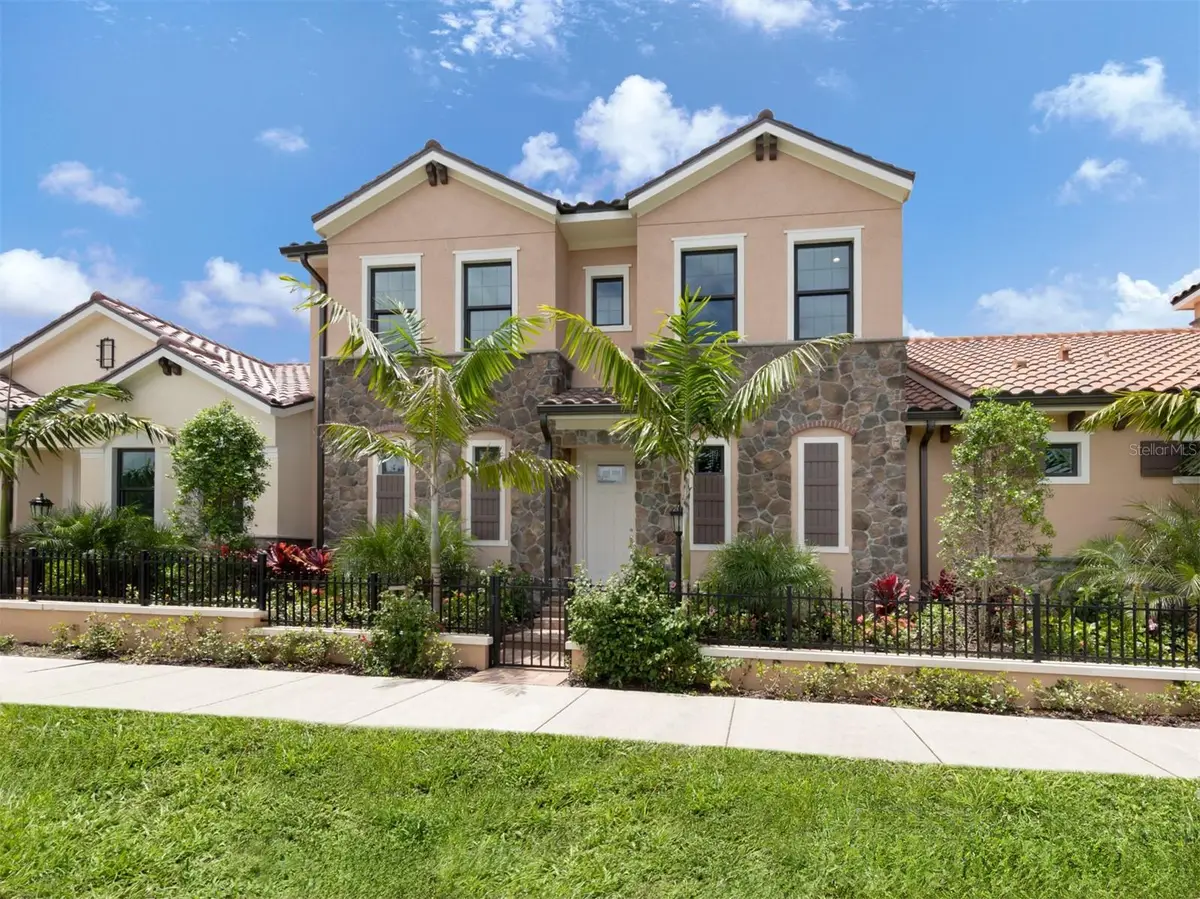 934 E Venice Avenue, Venice, FL 34285 - Image #1